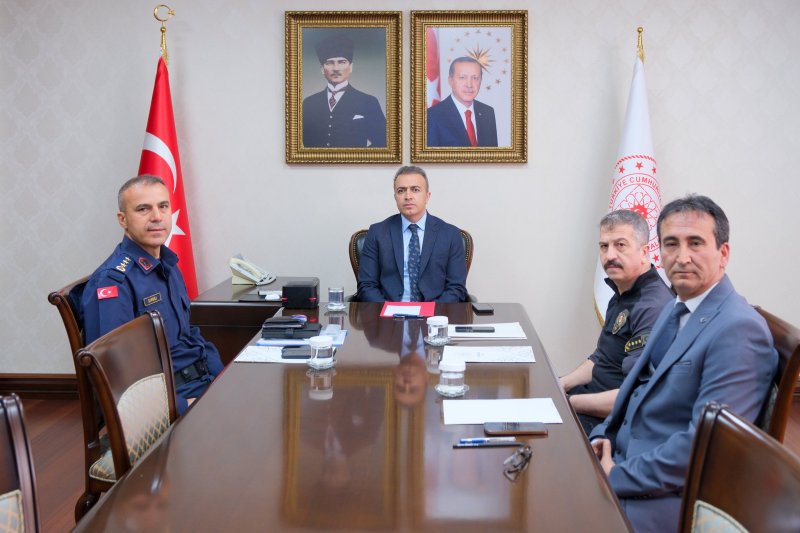 Vali ÇİÇEK VKS Üzerinden Gerçekleştirilen " Okul Güvenliği" Toplantısına Katıldı - Görsel 2