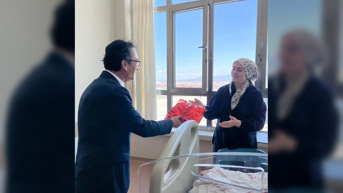 Karaman'da Hastanedeki Çocuklara 23 Nisan Sürprizi