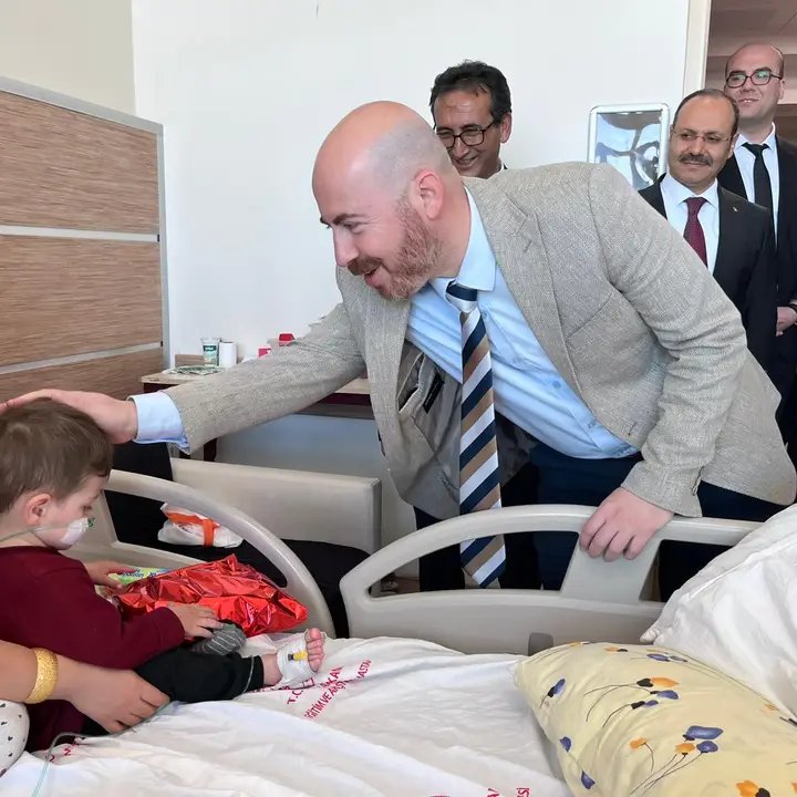 Karaman'da Hastanedeki Çocuklara 23 Nisan Sürprizi - Görsel 1
