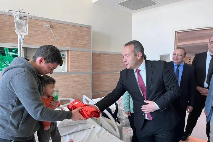 Karaman'da Hastanedeki Çocuklara 23 Nisan Sürprizi - Görsel 4