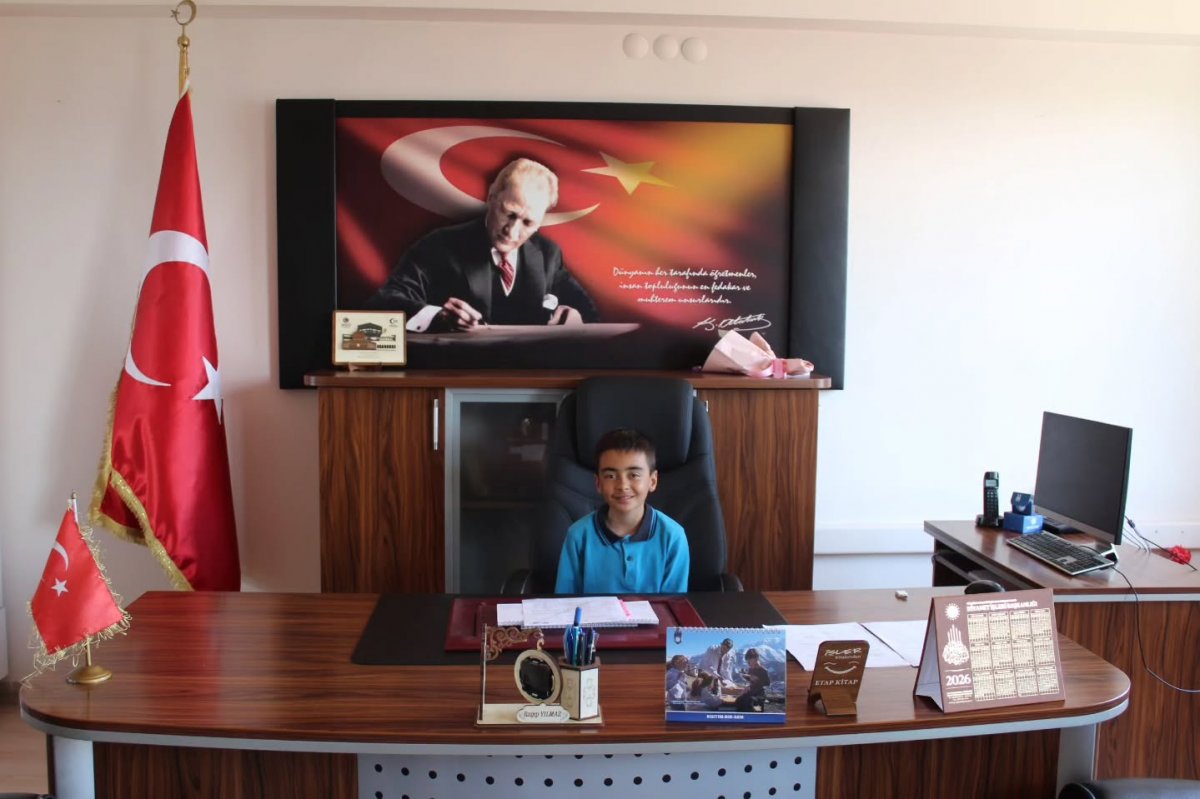 Sarıveliler'de 23 Nisan Coşkusu: Minik Yöneticiler Makam Devretti