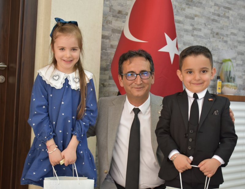 Karaman'da Minik Müdürler 23 Nisan'da Makam Devraldı
