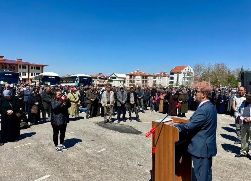 Karaman'dan İlk Hac Kafilesi Dualarla Kutsal Topraklara Uğurlandı