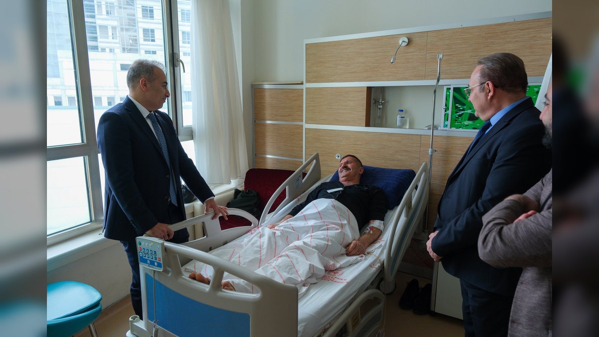 Vali Çiçek, Karaman Eğitim ve Araştırma Hastanesi'ni Ziyaret Etti