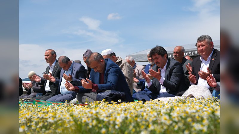 AK Parti Karaman Milletvekili Osman Sağlam Ekinözü Köyü'nde Şükür Duası Programına Katıldı - Görsel 1