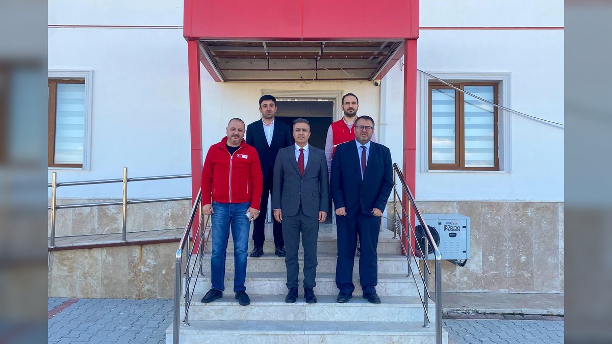 Vali Çiçek, Türk Kızılay Karaman İl Merkezini Ziyaret Etti