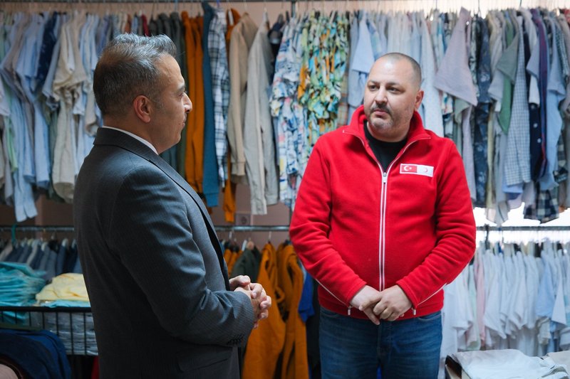 Vali Çiçek, Türk Kızılay Karaman İl Merkezini Ziyaret Etti - Görsel 2