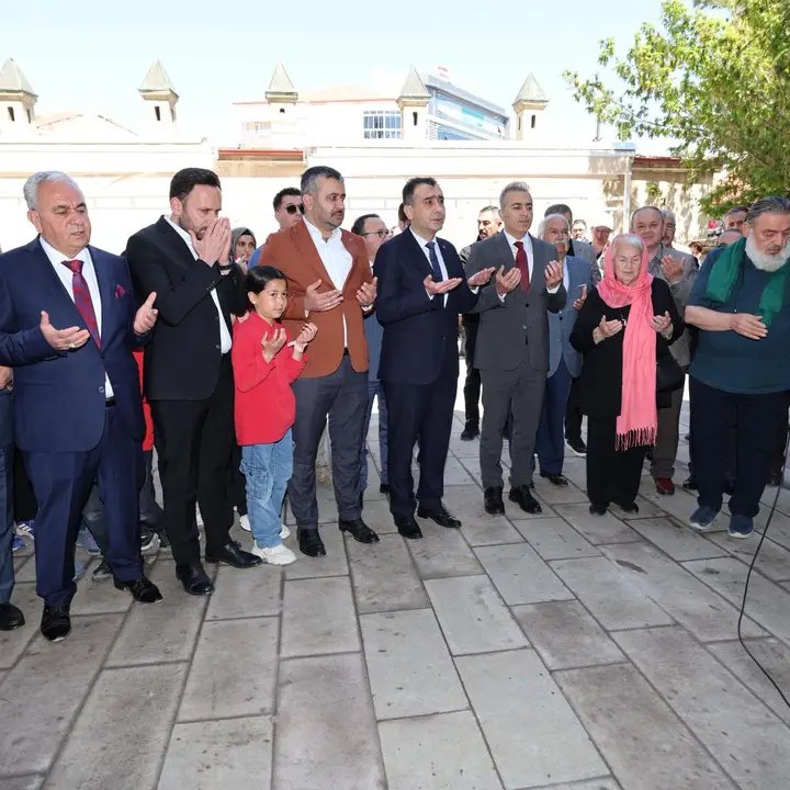 Başkan Savaş Kalaycı Mevlana Anısına Sevgi ve Barış Yürüyüşüne katıldı - Görsel 1