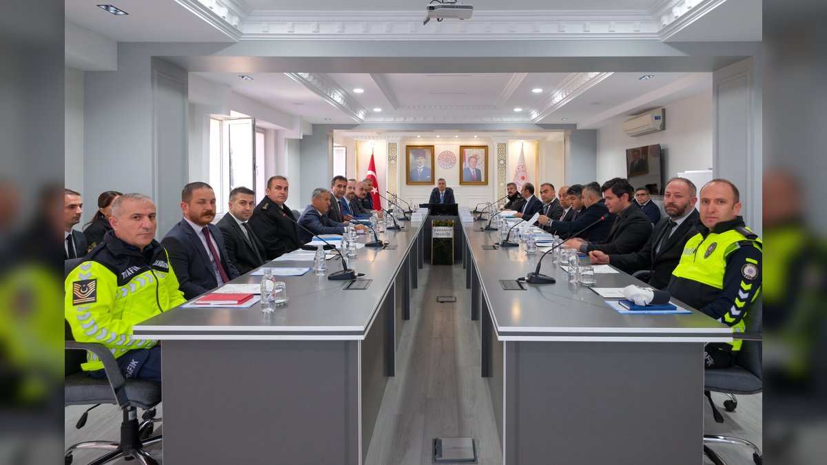 Karaman'da Okul Güvenliği Toplantısı: Valilik Tedbirleri Değerlendirdi