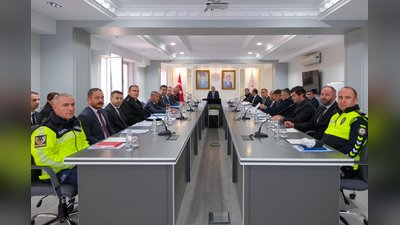 Karaman'da Okul Güvenliği Toplantısı: Valilik Tedbirleri Değerlendirdi