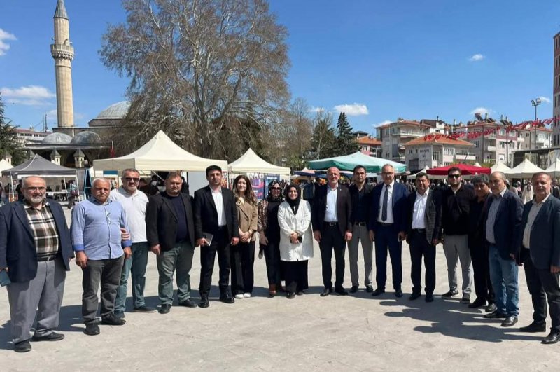 AK Parti Karaman İl Başkanlığı, DMD hastası Toprak için düzenlenen yardım kampanyasına destek verdiler