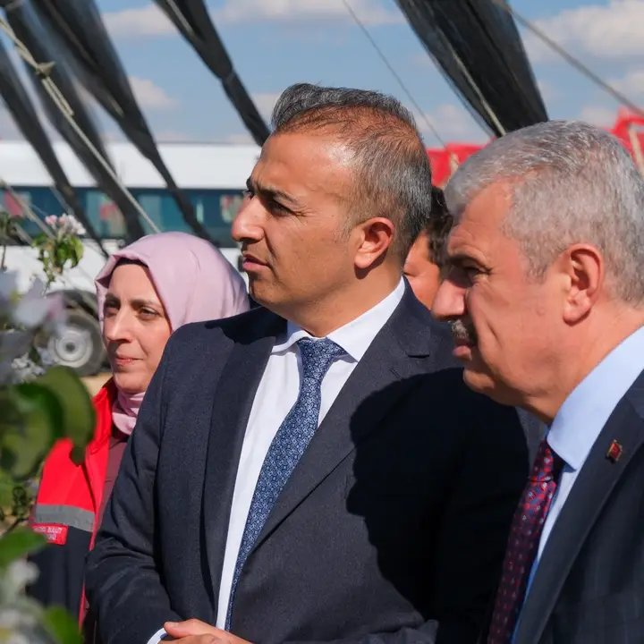 Vali Çiçek ve Vali Akın, Avrupa'nın En Büyük Elma Bahçesinde İnceleme Yaptı - Görsel 1