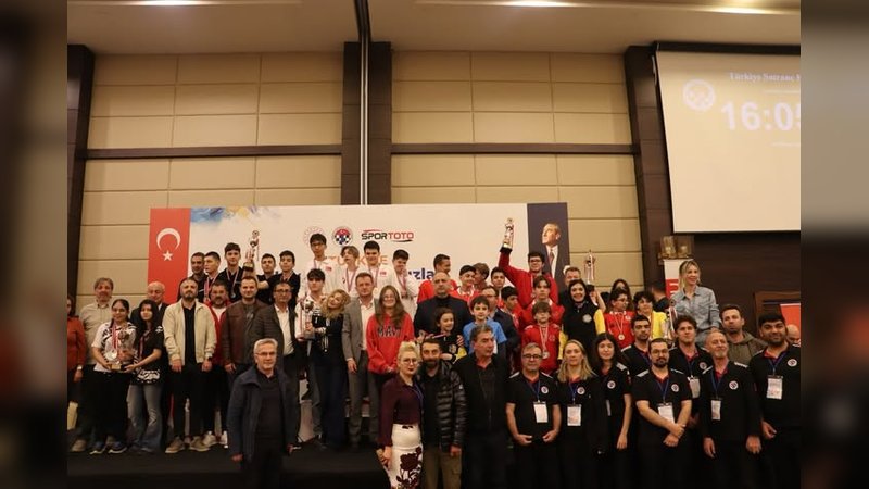 Türkiye Küçükler ve Yıldızlar Takım Satranç Yarışmaları Karaman'da Tamamlandı