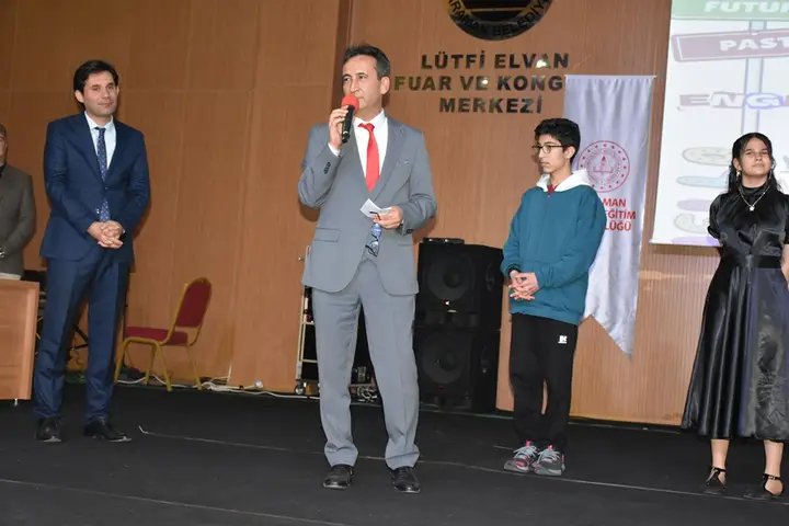 Karaman'da Öğrenciler İngilizceyi Sahneye Taşıdı: English Fest Finali Coşkusu - Görsel 2