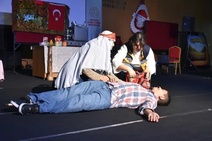 Karaman'da Öğrenciler İngilizceyi Sahneye Taşıdı: English Fest Finali Coşkusu - Görsel 4