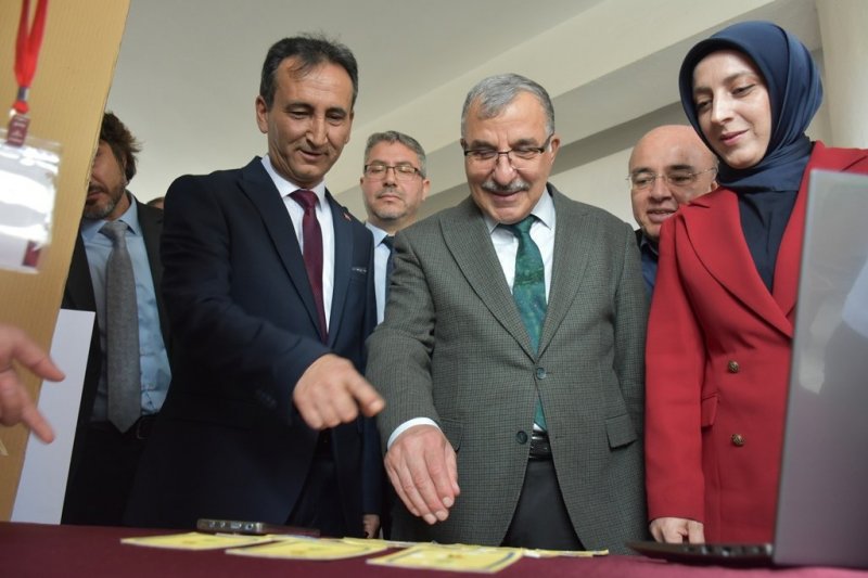 Karaman'da 4006 TÜBİTAK Bilim Fuarı'nda 15 Özgün Proje Sergilendi - Görsel 1
