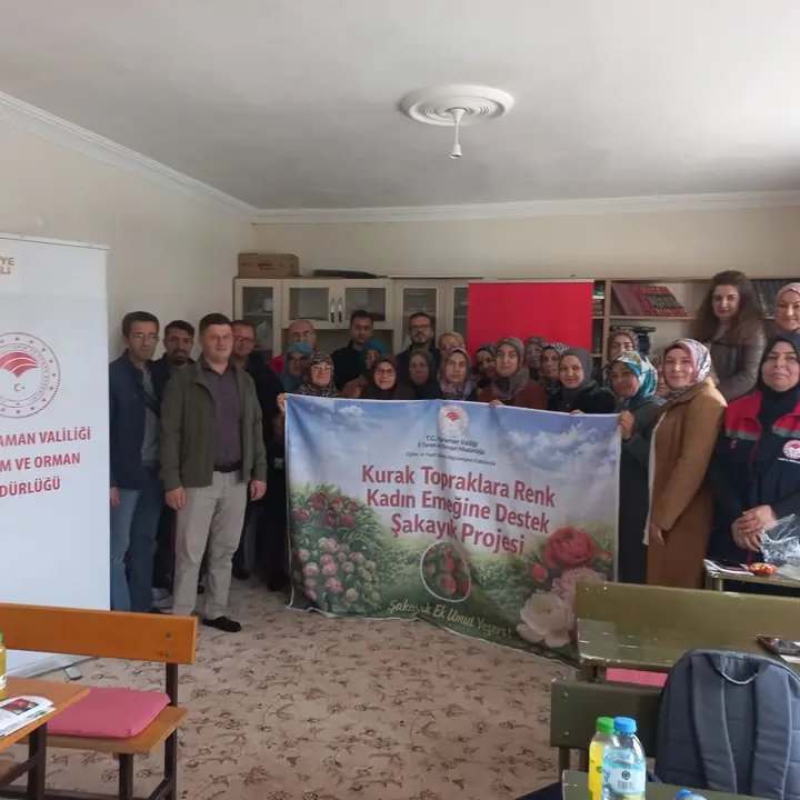 Karaman'da Kadın Çiftçilere Şakayık Yetiştiriciliği Eğitimi Verildi - Görsel 1