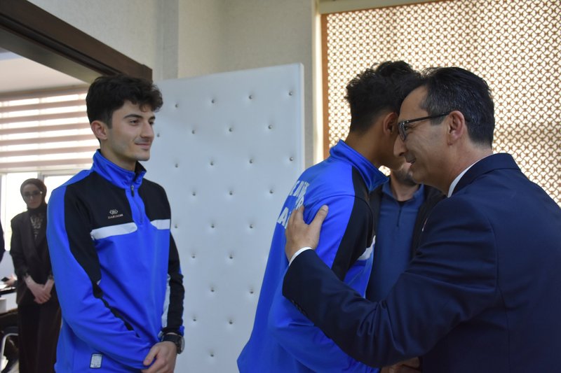Karaman Okul Futsal Takımı Türkiye Finallerine Yükseldi - Görsel 1