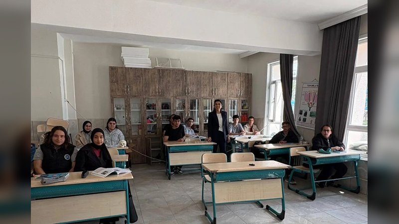 Kazımkarabekir İlçe Müdürü Ayşe Koca'dan Tarım Lisesi Öğrencilerine Kariyer Rehberliği