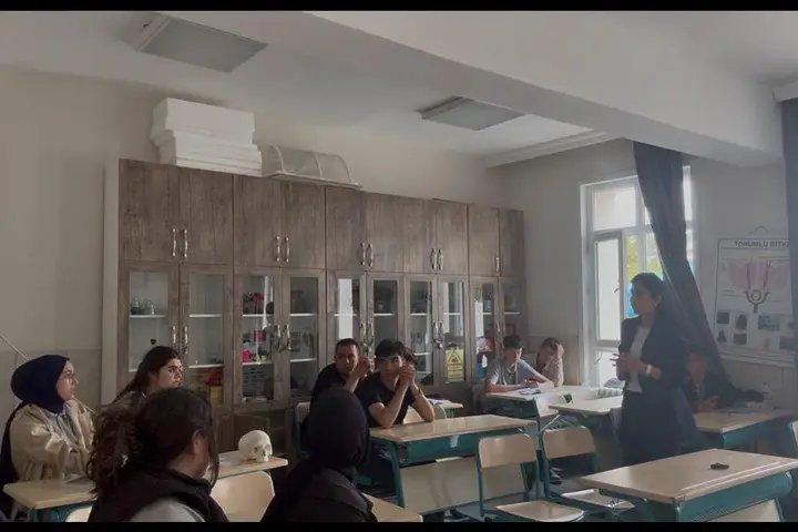 Kazımkarabekir İlçe Müdürü Ayşe Koca'dan Tarım Lisesi Öğrencilerine Kariyer Rehberliği - Görsel 2