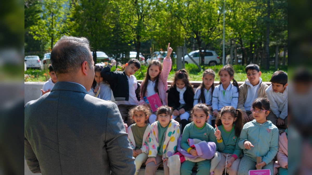 Vali Çiçek'ten Trafik Haftası'nda Çocuklara Trafik Bilinci Dersi