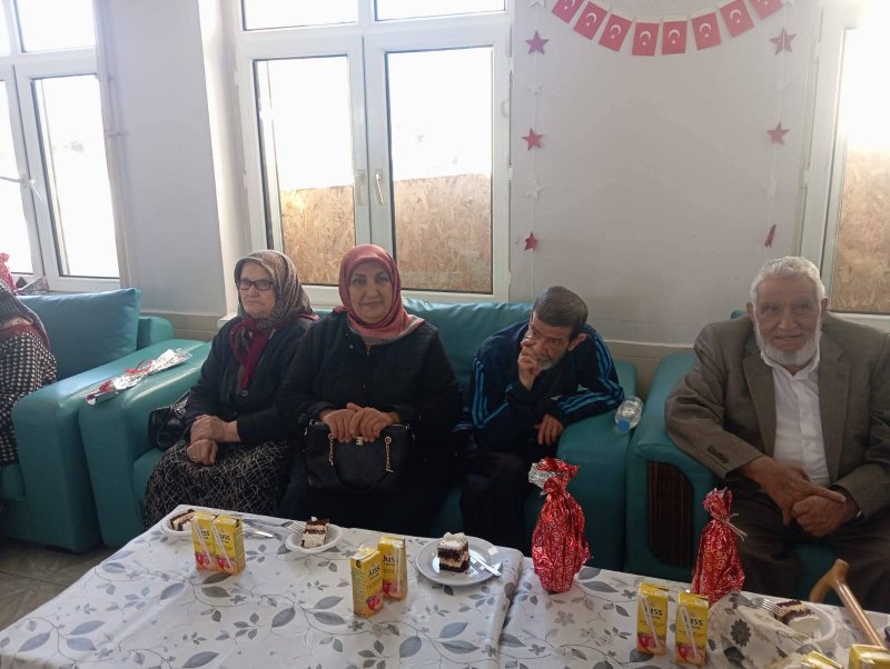 AK Parti'den Anneler Günü Özel Huzurevi Ziyareti - Görsel 5