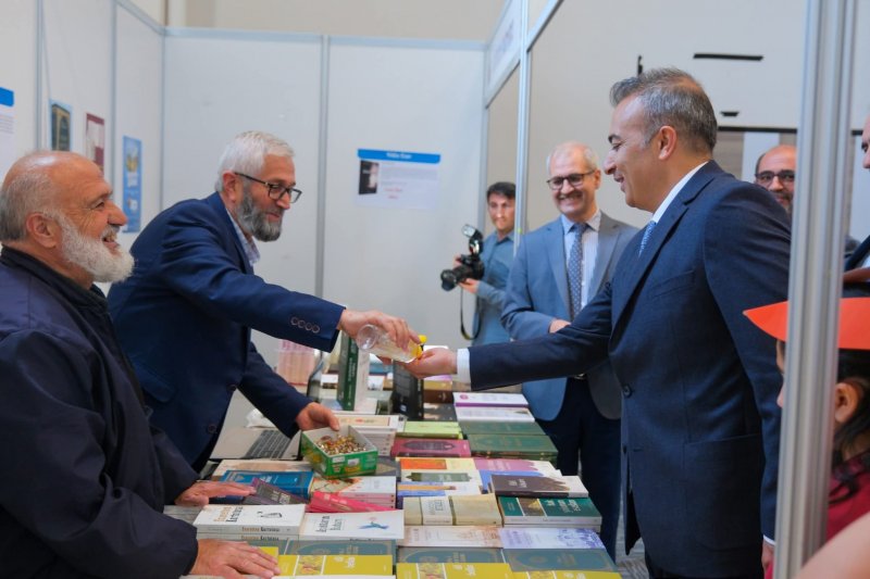 Karaman Valisi Çiçek, 6. Kitap Günleri'nin Açılışını Yaptı - Görsel 9