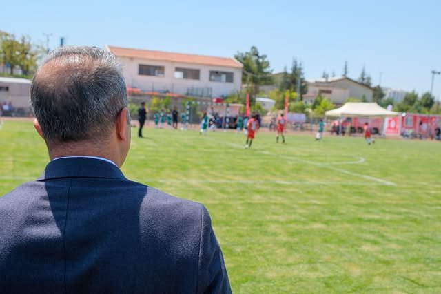Vali Çiçek, Kırsaldan Kente Yolculuk Futbol Turnuvası'nı İzledi - Görsel 1