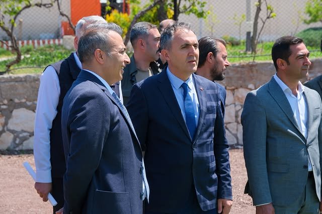 Vali Çiçek, Kırsaldan Kente Yolculuk Futbol Turnuvası'nı İzledi - Görsel 2