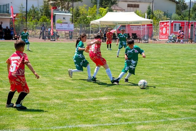 Vali Çiçek, Kırsaldan Kente Yolculuk Futbol Turnuvası'nı İzledi - Görsel 4