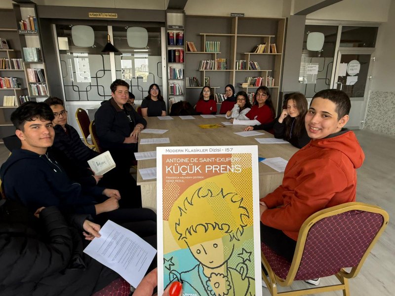 İrfan Ataseven Anadolu Lisesi'nde Kitap Okuma Kulübünde: 'Küçük Prens'  - Görsel 1