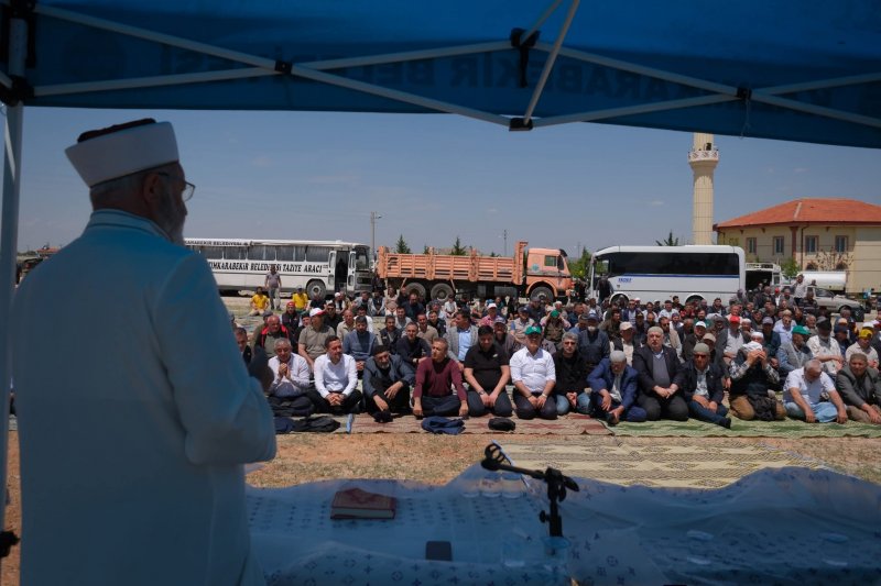 Karaman Valisi Çiçek'ten Kış Bereketi Mesajı: 'Üreticiler İçin Hayırlı Kazançlar Diledi' - Görsel 5
