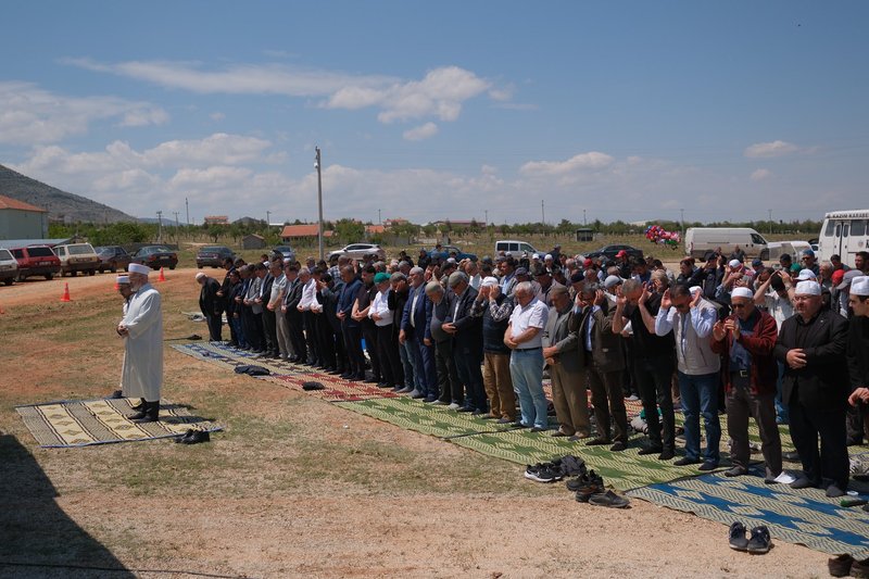 Karaman Valisi Çiçek'ten Kış Bereketi Mesajı: 'Üreticiler İçin Hayırlı Kazançlar Diledi' - Görsel 2
