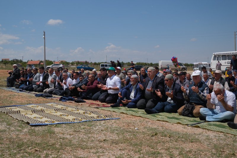 Karaman Valisi Çiçek'ten Kış Bereketi Mesajı: 'Üreticiler İçin Hayırlı Kazançlar Diledi' - Görsel 3