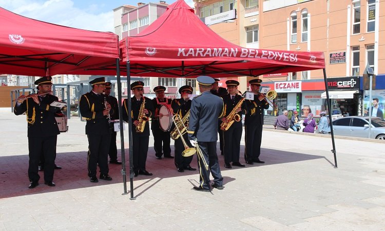 Karaman'da Anneler Günü'ne Özel Etkinlik: El Baskısı ve Duygu Paylaşımı - Görsel 4