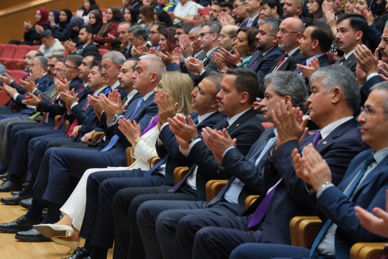 Karaman'da 749. Türk Dil Bayramı ve Yunus Emre Anıldı: Kızıl Elma Türkçe Ödülleri Sahiplerini Buldu - Görsel 7