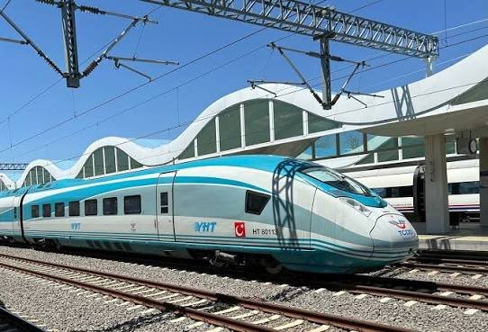 Kurban Bayramı'nda Tren Kapasitesi Artıyor: 18 Bin Ek Yolcuya İmkan - Görsel 1