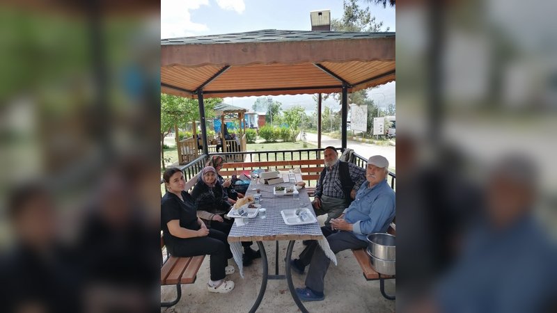 Karaman Aile ve Sosyal Hizmetler Müdürlüğü'nden Huzurevi Sakinlerine Piknik Keyfi - Görsel 1