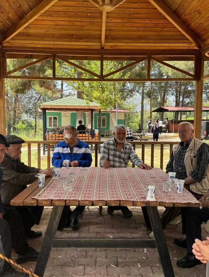Karaman Aile ve Sosyal Hizmetler Müdürlüğü'nden Huzurevi Sakinlerine Piknik Keyfi - Görsel 2