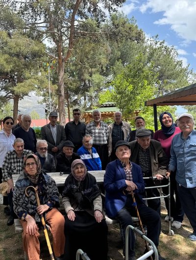 Karaman Aile ve Sosyal Hizmetler Müdürlüğü'nden Huzurevi Sakinlerine Piknik Keyfi