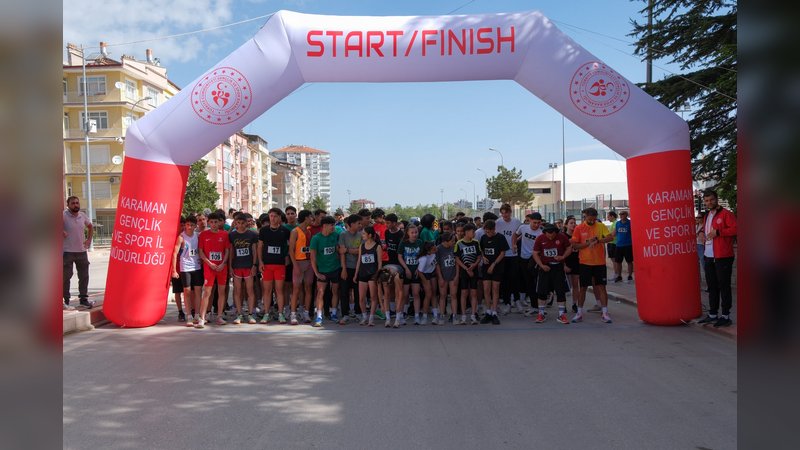 Karaman'da 749. Türk Dil Bayramı Halk Koşusu Düzenlendi - Görsel 1