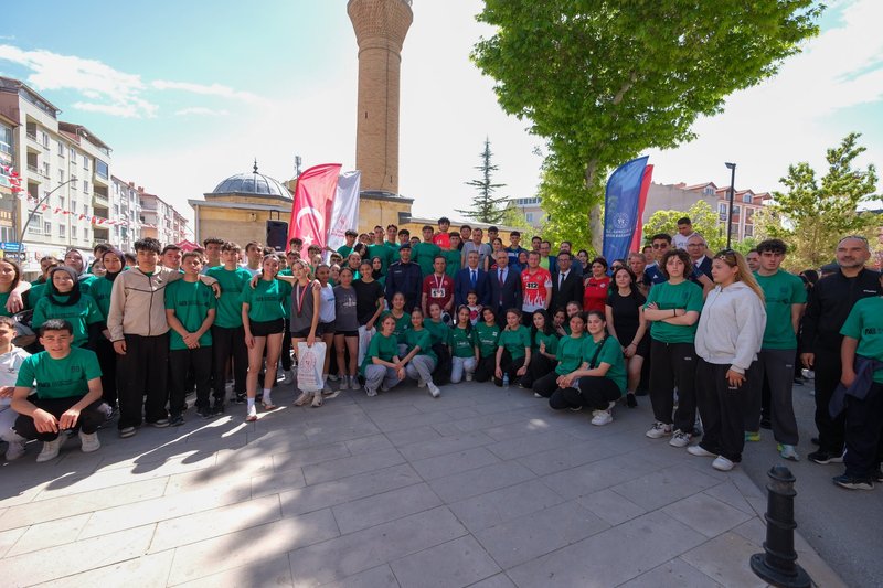 Karaman'da 749. Türk Dil Bayramı Halk Koşusu Düzenlendi