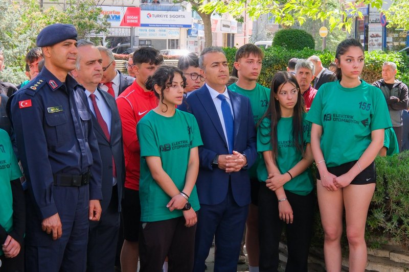 Karaman Valisi Çiçek, 749. Türk Dil Bayramı'nda Yunus Emre Ezgileri Konseri'ne Katıldı - Görsel 2
