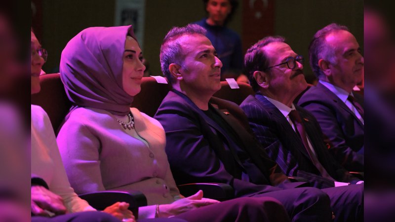 Karaman Valisi Çiçek, Yunus Emre Besteleri Konserine Katıldı - Görsel 2