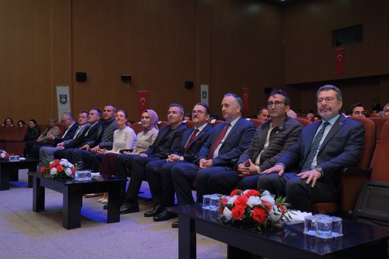 Karaman Valisi Çiçek, Yunus Emre Besteleri Konserine Katıldı - Görsel 3