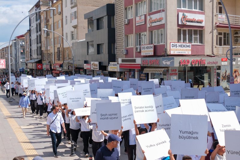 Karaman'da Atasözleri ve Deyimler, 2700 Öğrenciyle Canlandı - Görsel 3