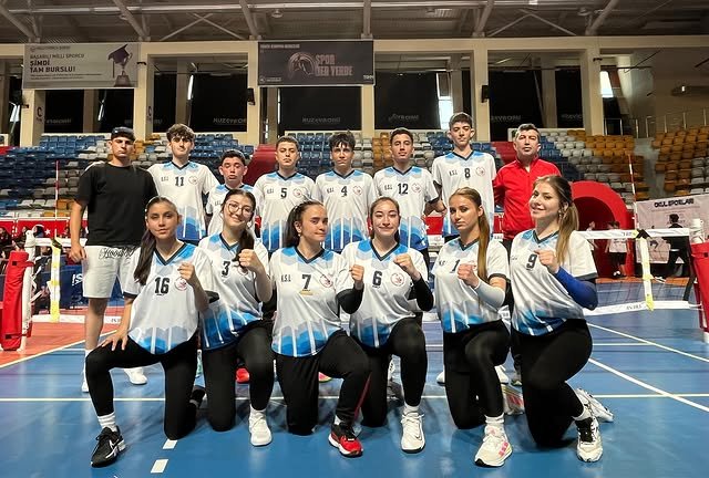 Karaman'dan Oturarak Voleybol'da Türkiye Derecesi: Hakkı Teke Spor Lisesi Türkiye İkincisi - Görsel 1