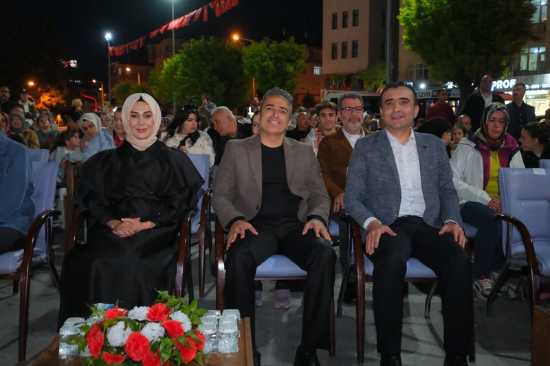 Karaman'da Fener Alayı ve Modern Folk Konseri Coşkusu - Görsel 1