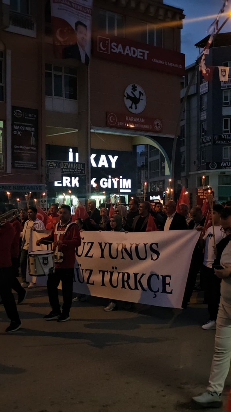 Karaman Valisi Çiçek, 749. Türk Dil Bayramı Fener Alayı'na Katıldı - Görsel 1