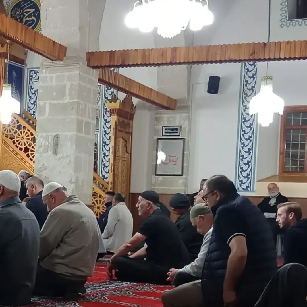 Karaman'da Siyahser Camii'nde Sabah Namazı Buluşması